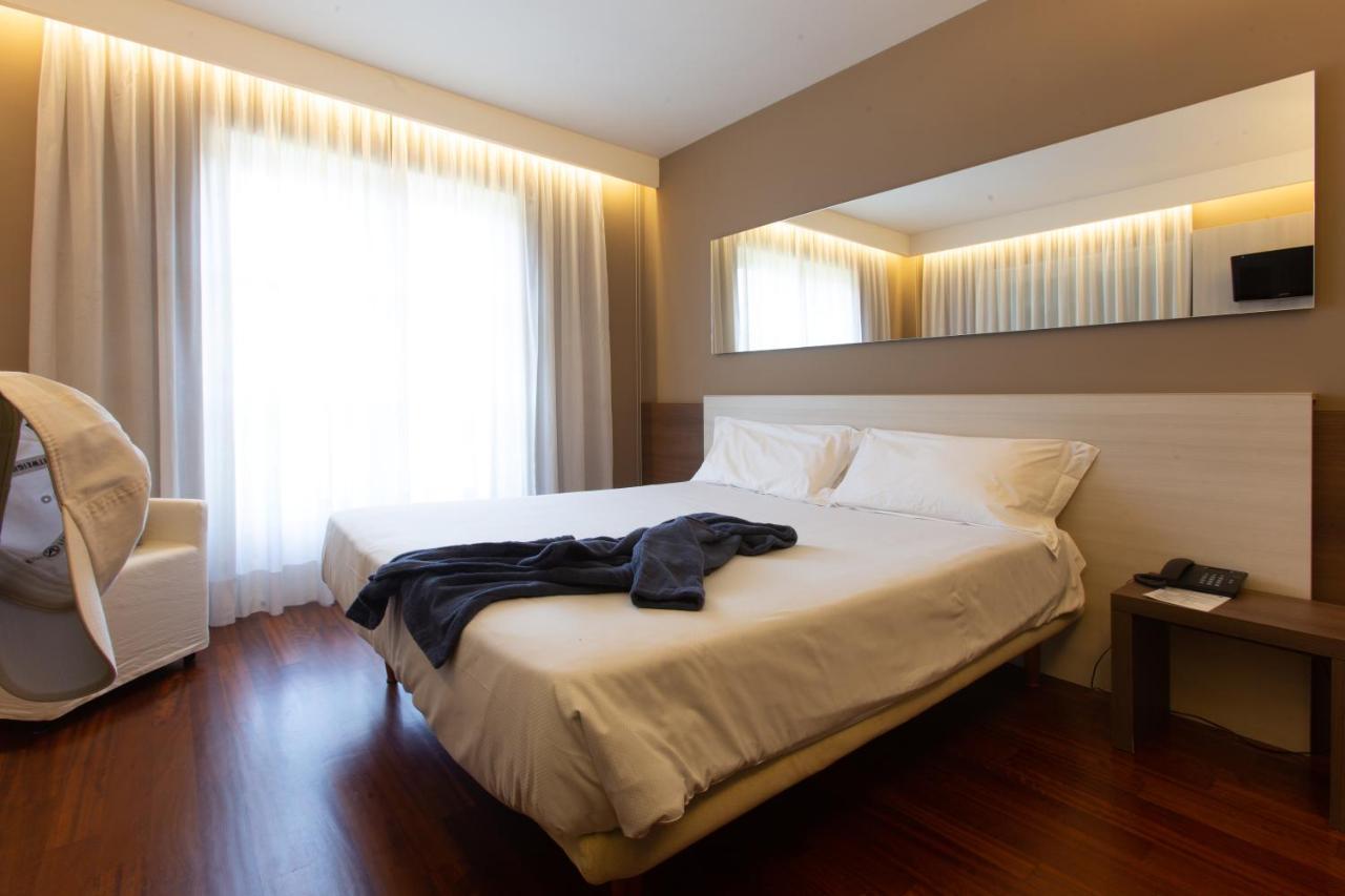 Le Robinie Golf & Resort Solbiate Olona Exterior foto