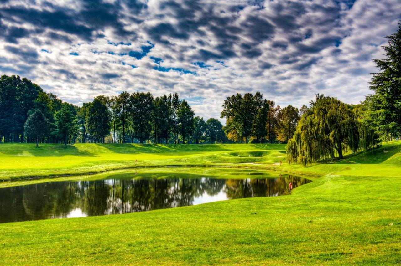 Le Robinie Golf & Resort Solbiate Olona Exterior foto