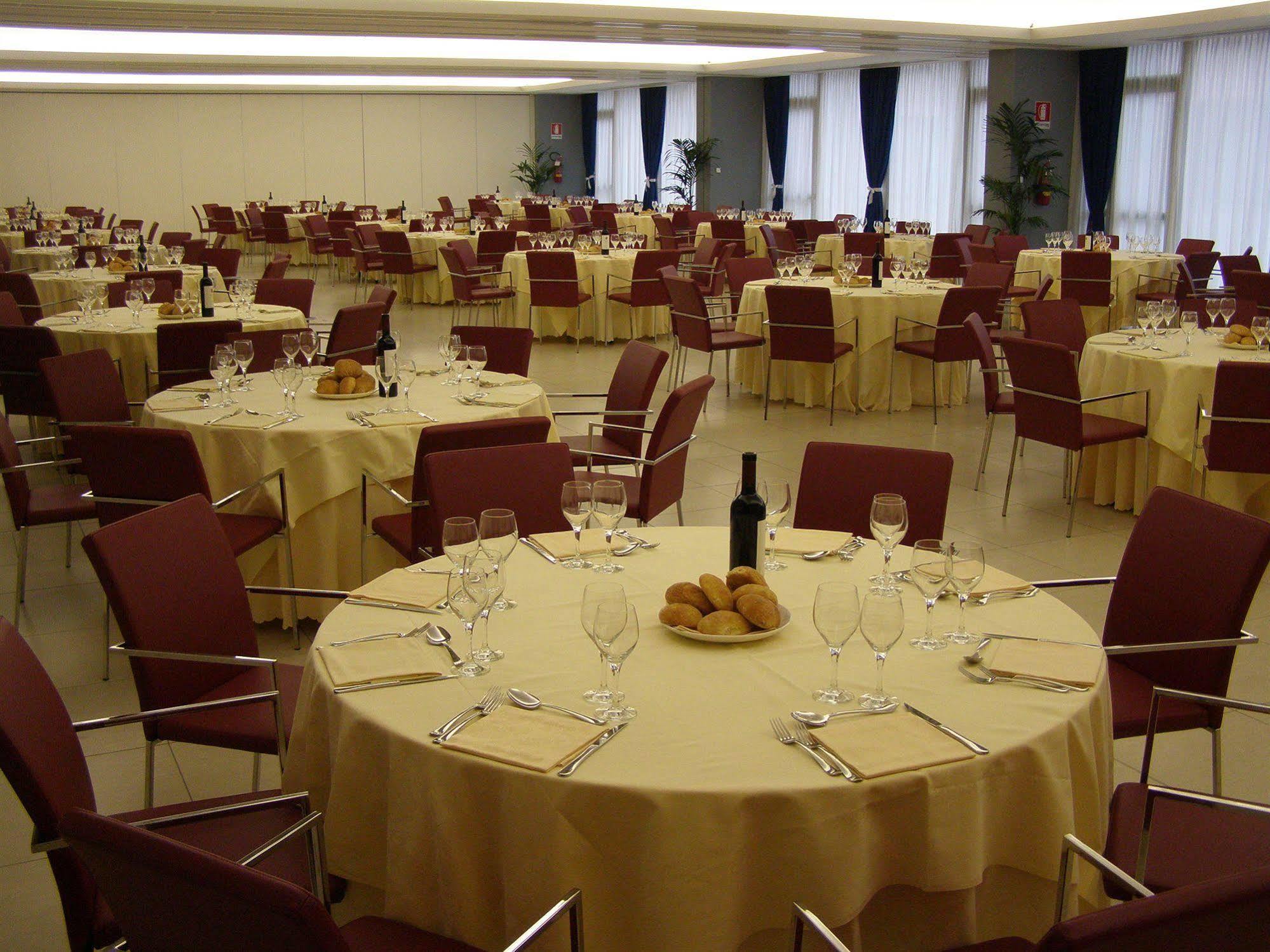 Le Robinie Golf & Resort Solbiate Olona Restaurante foto