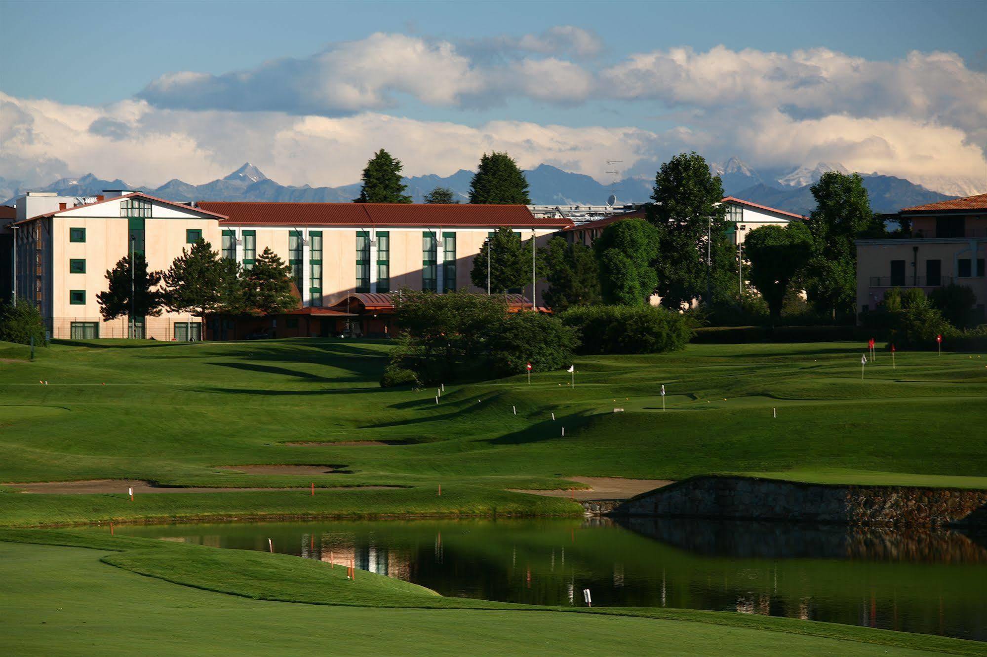 Le Robinie Golf & Resort Solbiate Olona Exterior foto